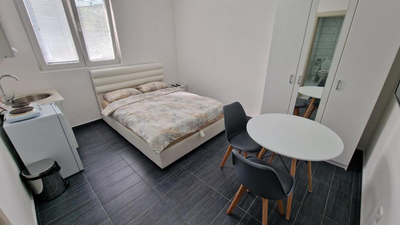 Апартаменты Apartman Tolosi 2 Подгорица Экстерьер фото