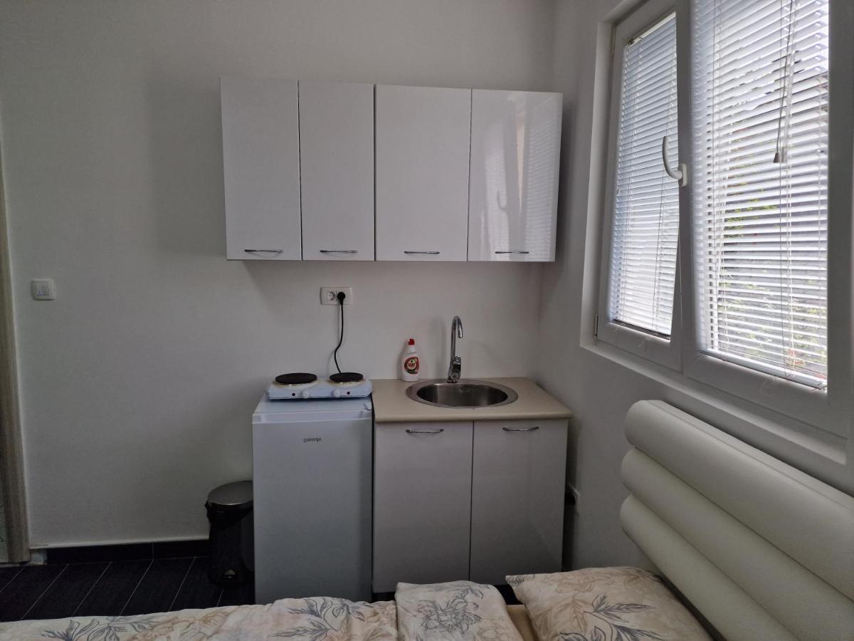 Апартаменты Apartman Tolosi 2 Подгорица Экстерьер фото