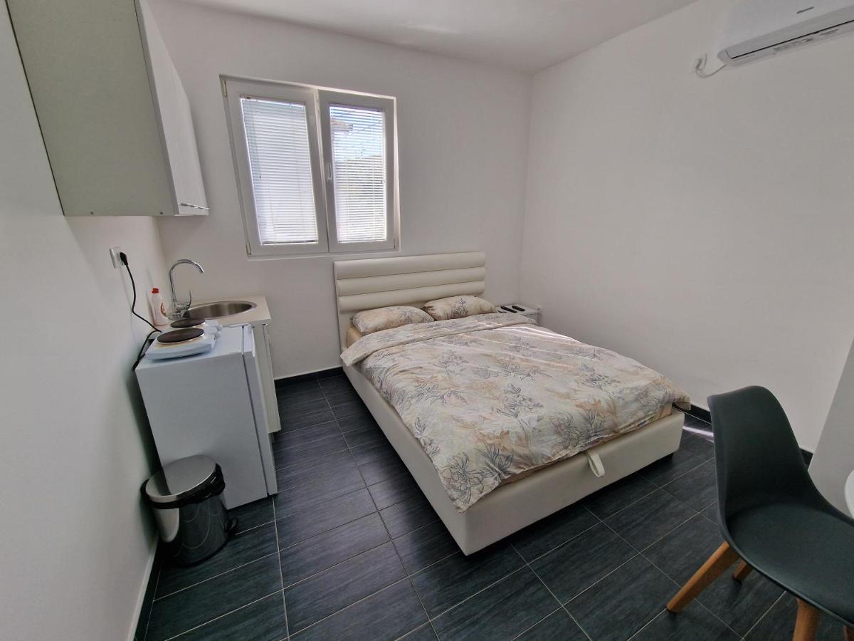 Апартаменты Apartman Tolosi 2 Подгорица Экстерьер фото